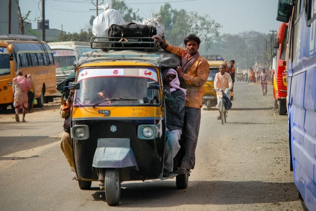 India cheap travel in rickshaw