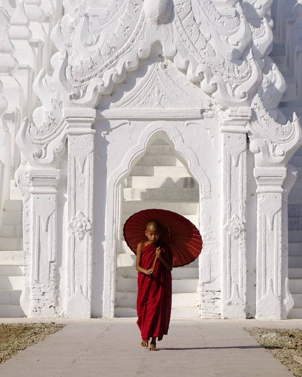 背包旅行的缅甸白寺