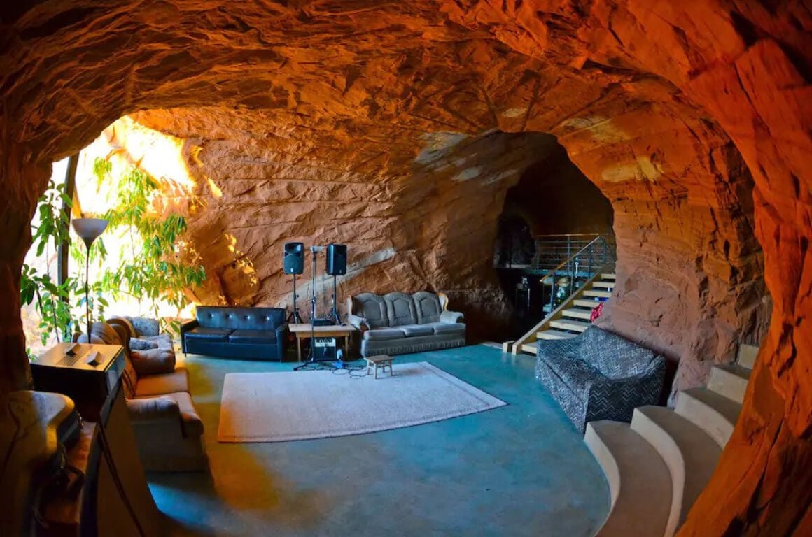 基岩家园洞穴